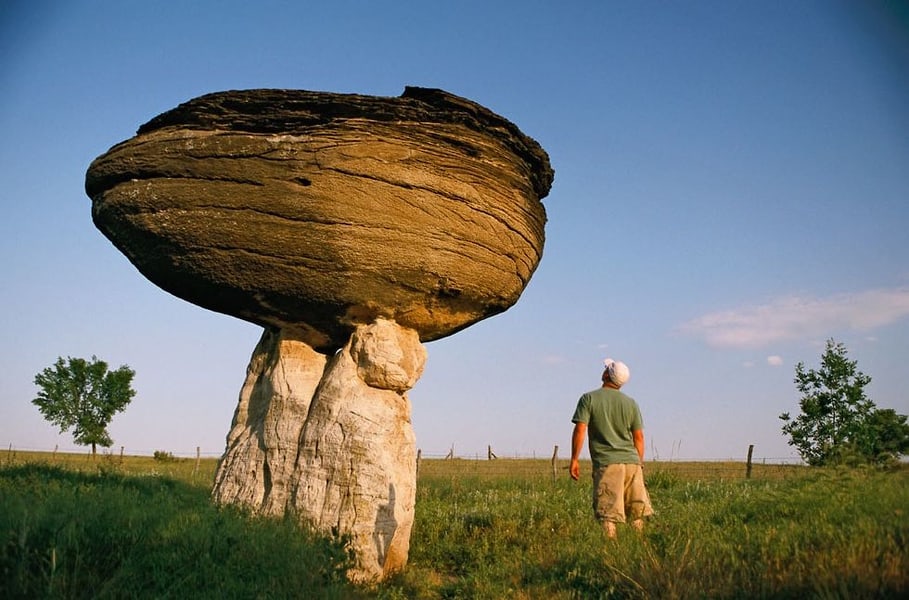 Bucket list of things to do in Kansas - See the unique rock formations at Mushroom Rock State Park