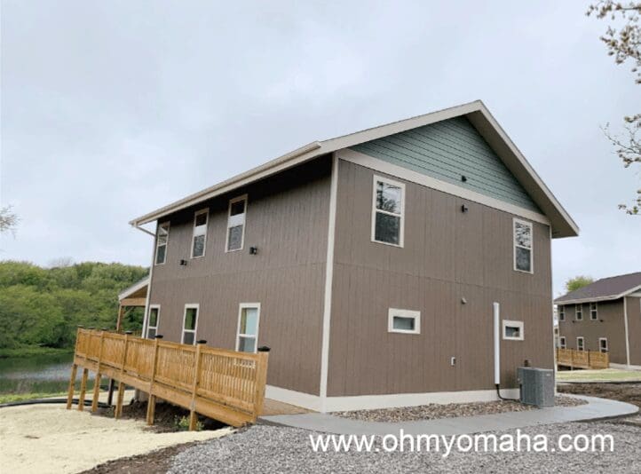 13 Best Cabins Near Omaha, Including Practical & Charming Options