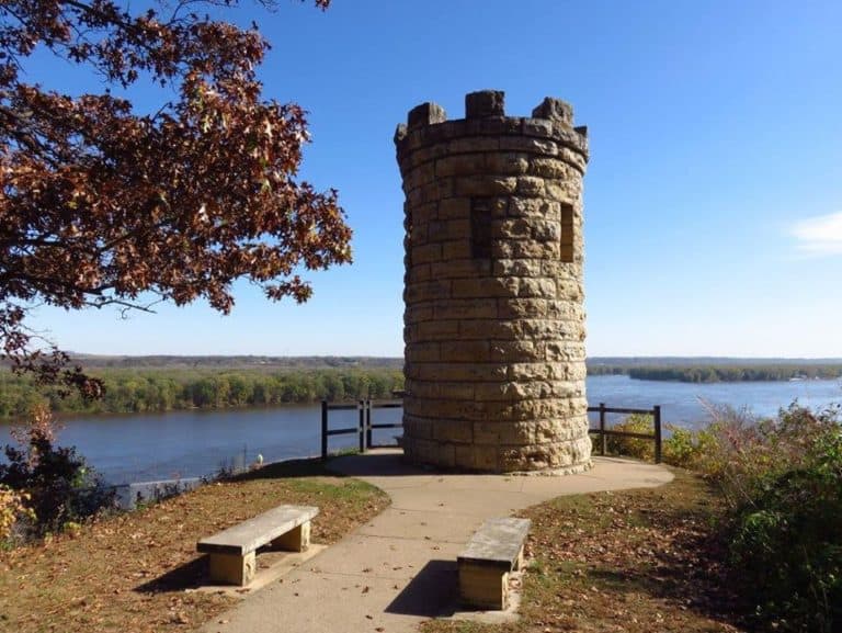 14 Iowa Road Trip Destinations For Summer