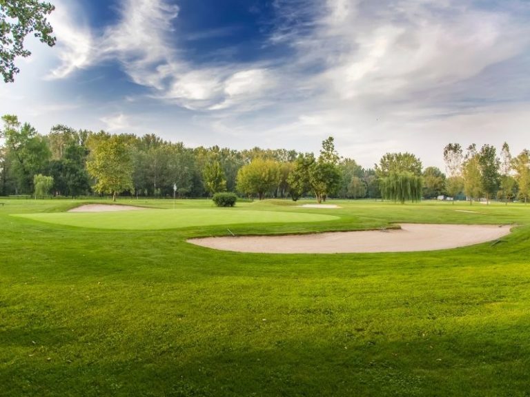 11 Top Omaha Golf Courses & Golf Simulators