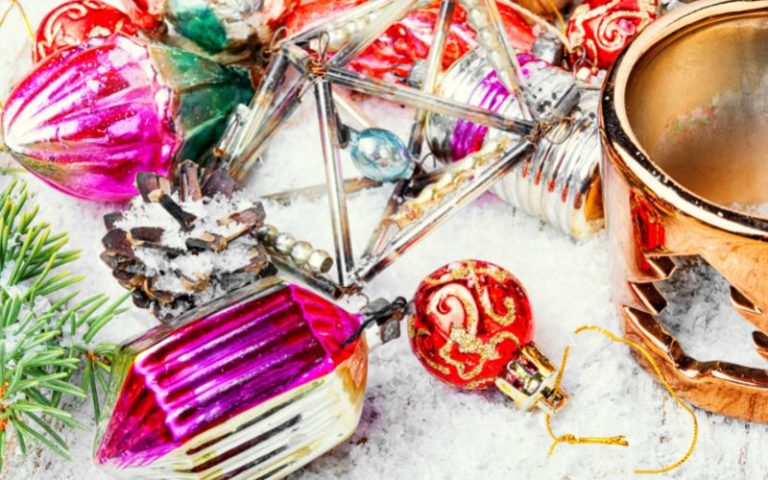 Get Jolly At These Omaha Holiday Pop-Up Bars In 2025