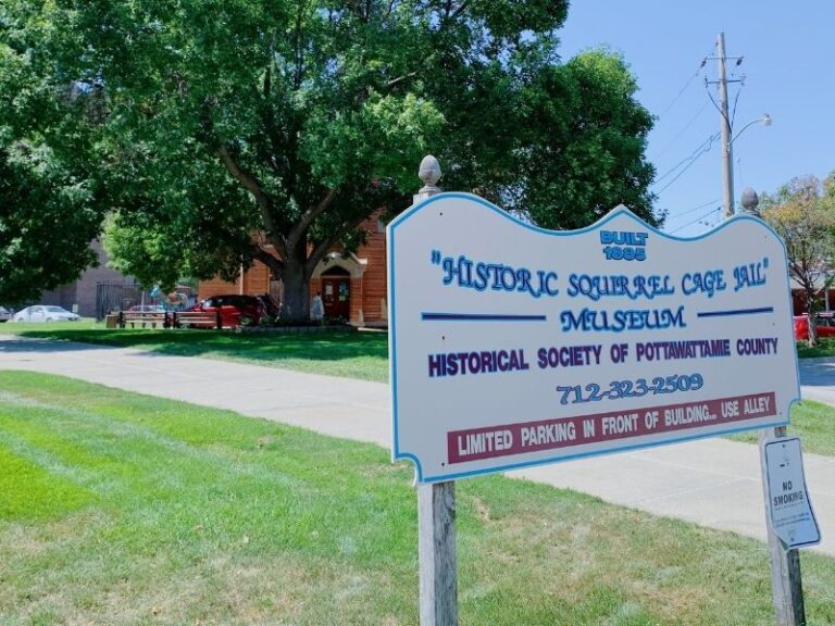 Haunted Iowa: Top 10 Spine-Chilling Destinations
