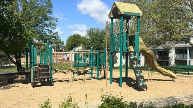 Applewood-Heights-Park2