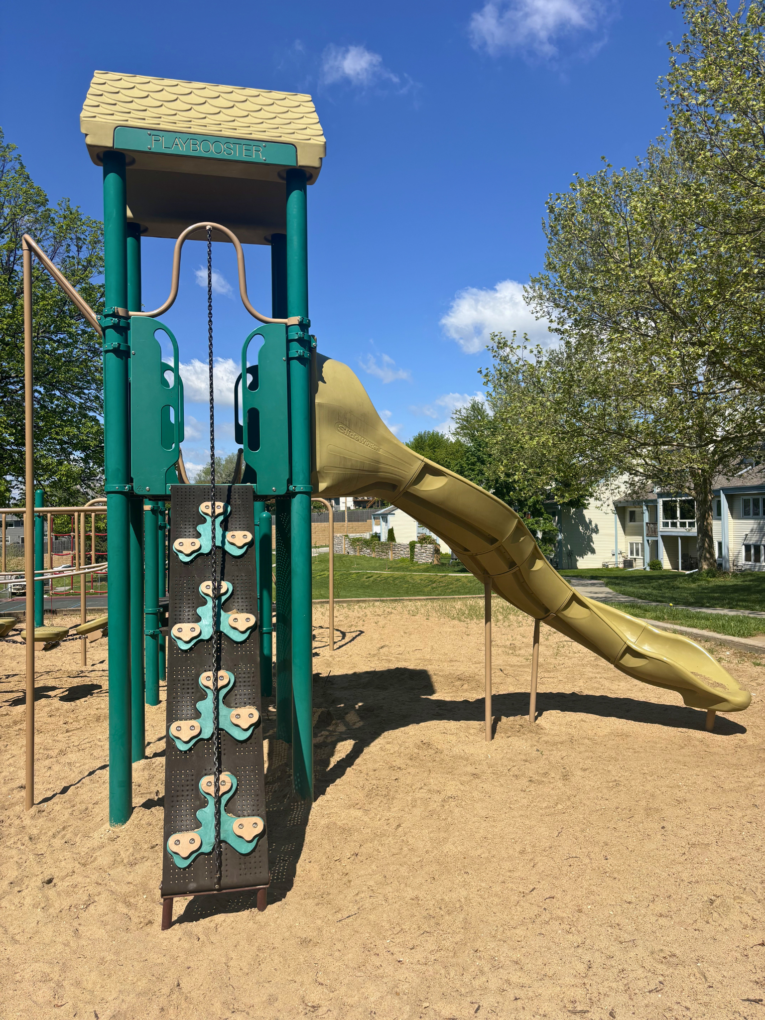 Applewood-Heights-Park4