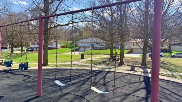 Raven-Oaks-Park2
