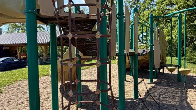 Hitchcock-Nature-Center-Playground3