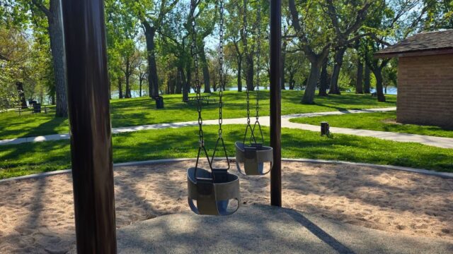 Standing-Bear-Lake-Park8
